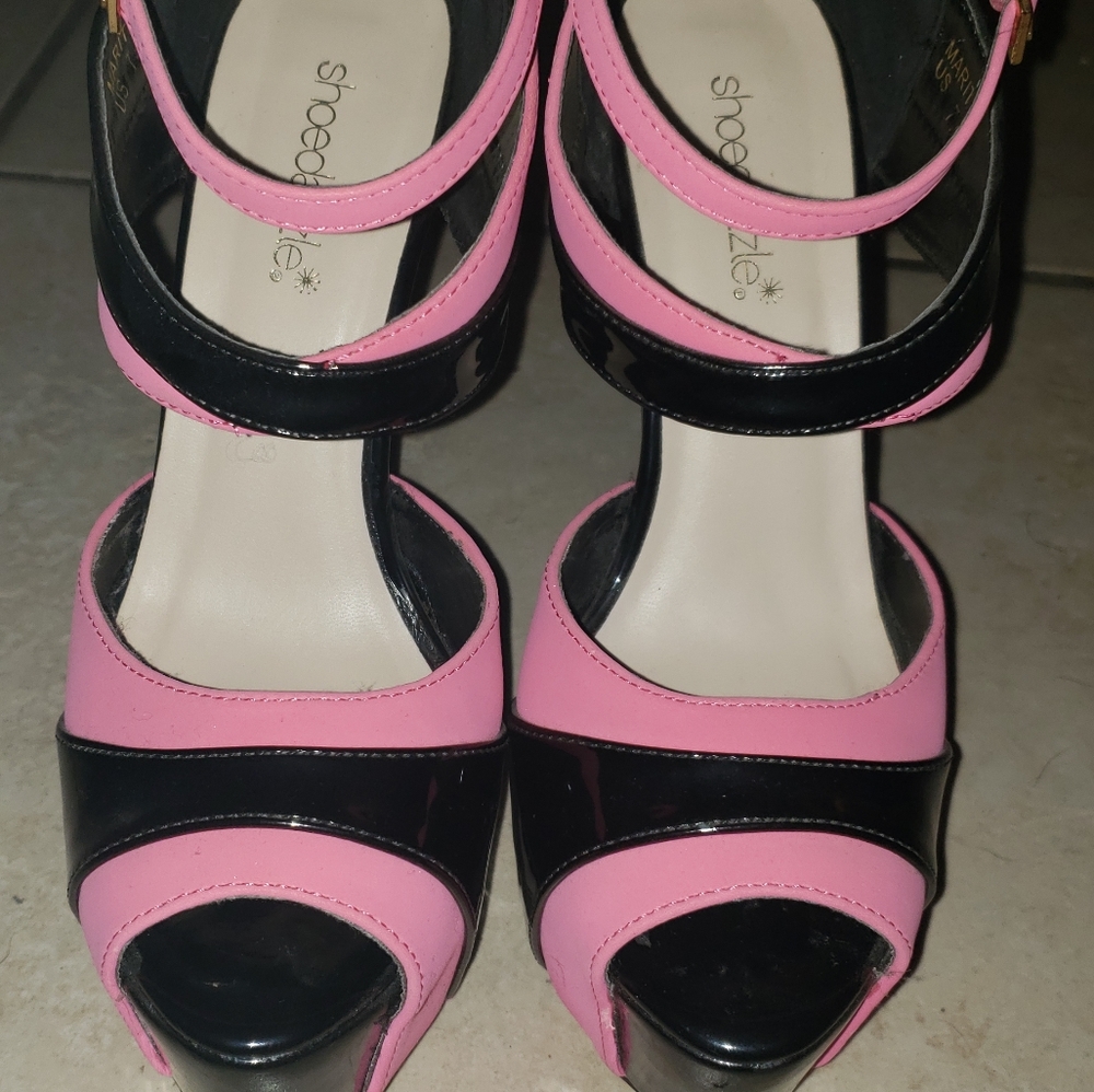 Shoes - Picture 2 of 8